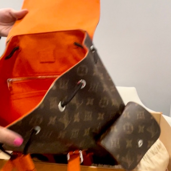 LOUIS VUITTON (Orange)Christopher Backpack MM-M46814 - Picture 16 of 16